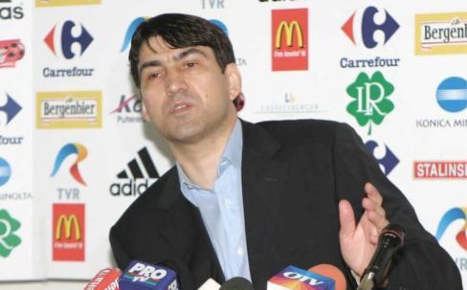 Pițurcă ține aproape de van Basten