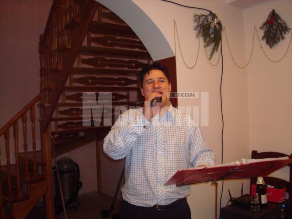 Neobișnuit: Profesor de religie ziua, lăutar noaptea