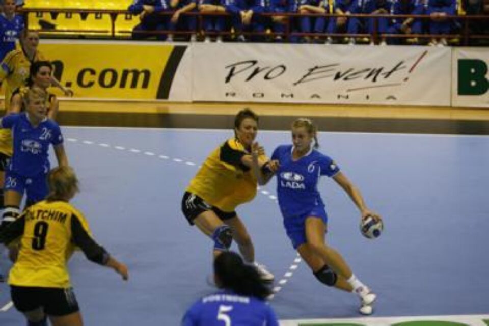 Fetele de la Oltchim țintesc un loc în semifinalele Ligii Campionilor