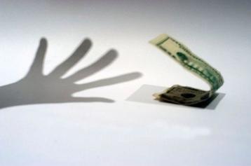 Virusul gripal supraviețuiește peste două săptămâni pe o bancnotă