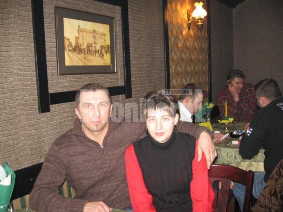 Patronul Total Chagall, Marcel Cușnir, alături de câștigătoarea excursiei în Egipt, Alexandra Chițu Patronul Total Chagall, Marcel Cușnir, alături de câștigătoarea excursiei în Egipt, Alexandra Chițu