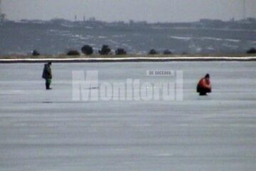 Flagrant: Filmați de jandarmi în timp ce întindeau plasele pentru a bracona pește