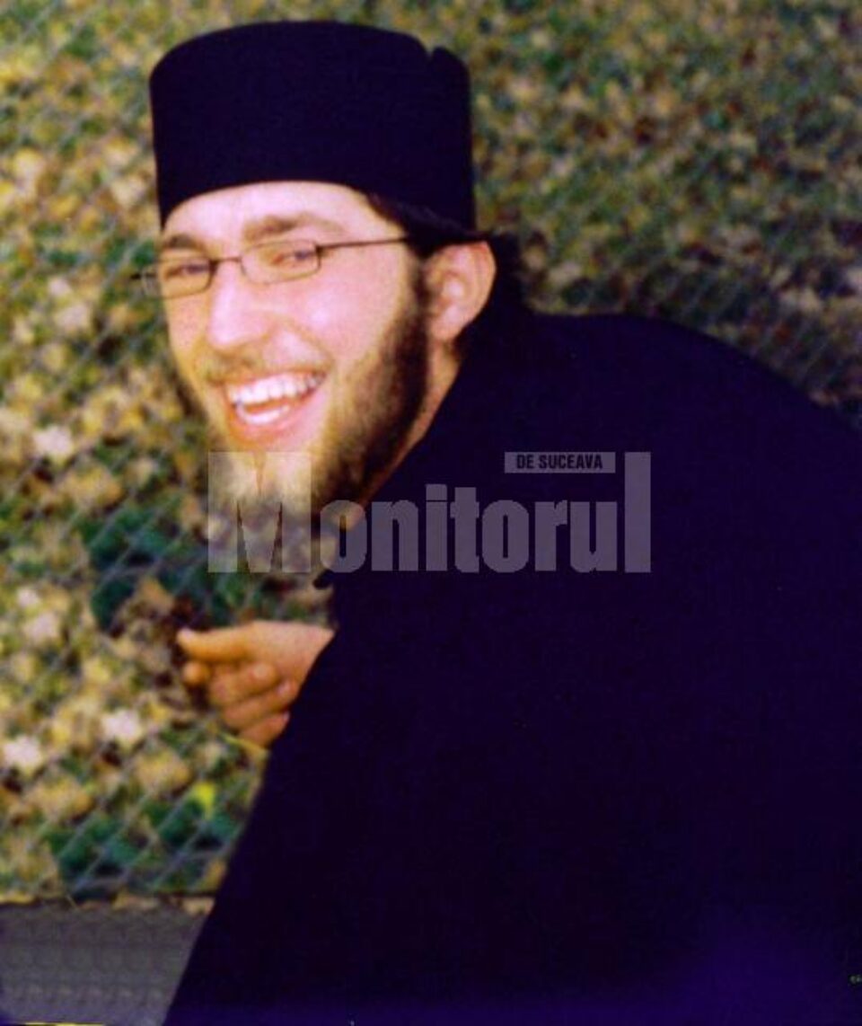 Sorin Alin Verincianu s-a îmbrăcat în preot și a păcălit zeci de biserici și firme. Sorin Alin Verincianu s-a îmbrăcat în preot și a păcălit zeci de biserici și firme.