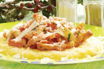 Ciuperci cu piept de porc și mămăligă