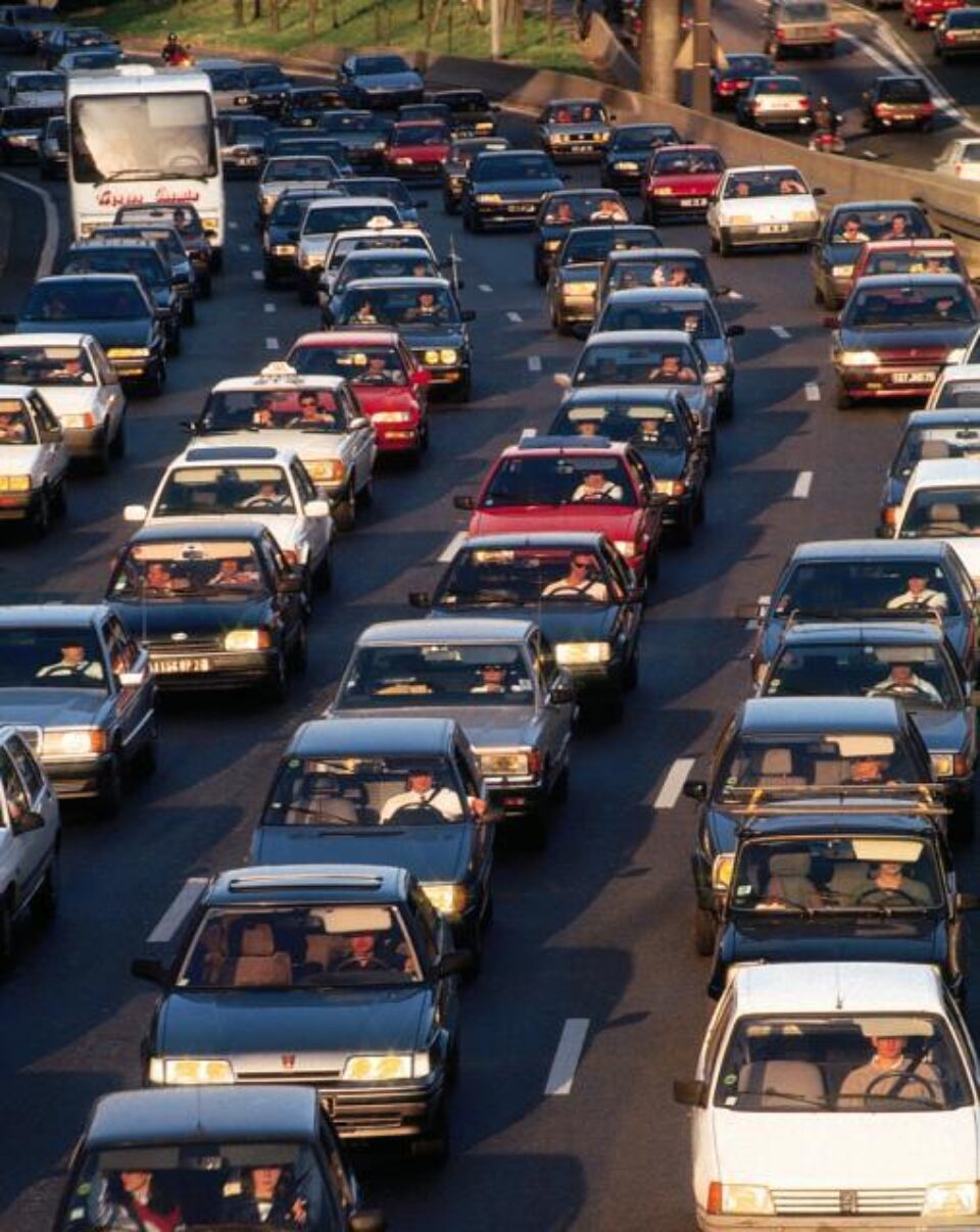 Modificări: Taxa auto pentru mașinile noi Euro 4 sub 2.000 cmc va fi între 420 de euro și 950 de euro
