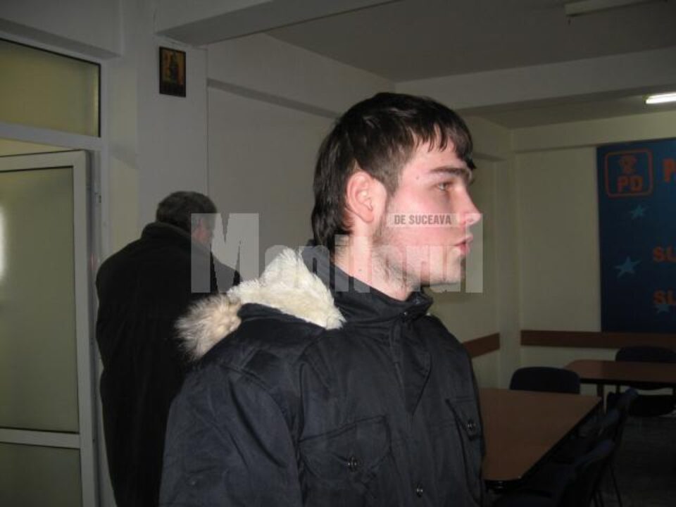 Ionuț Kuna, elevul simpatizant al PD, care a primit sarcina să intre și să nu părăsească vechiul sediul al PD