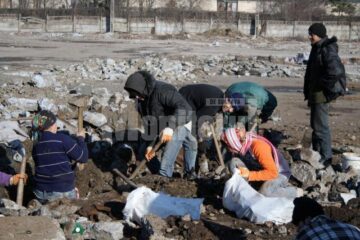 Atracția banului: Ruinele ROMUPS, invadate de căutătorii de “comori”