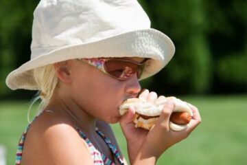 Acuze: Deputatul Mircia Giurgiu susține că legea împotriva alimentelor de tip fast-food e blocată