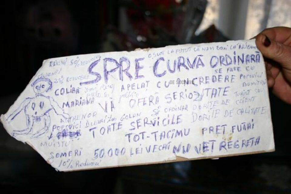 Indicatorul spre casa vecinei sale