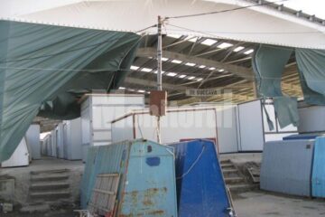 Prelata a fost sfâșiată de puternicele rafale de vânt