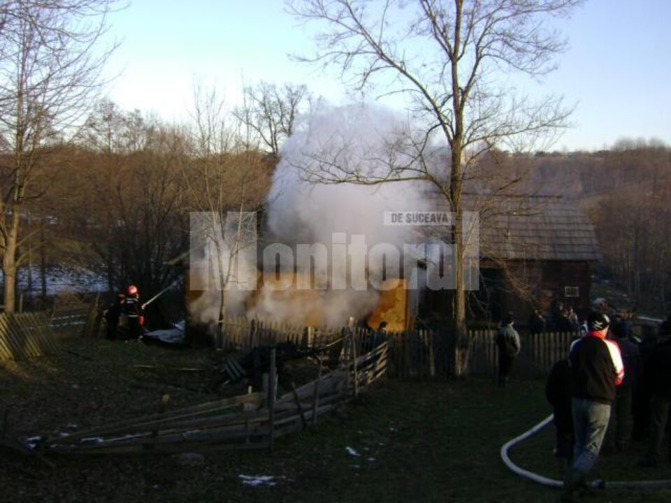 Înghițit de flăcări: A murit în incendiul care i-a cuprins casa