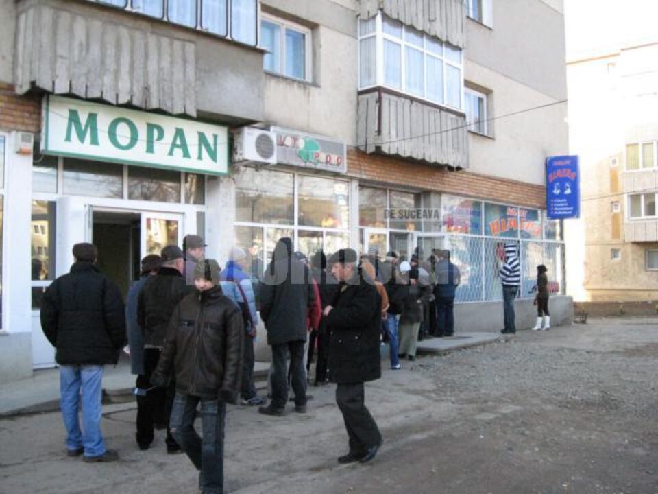 Atracția banului: Mii de suceveni și-au testat norocul cu milioanele de euro ale Loteriei