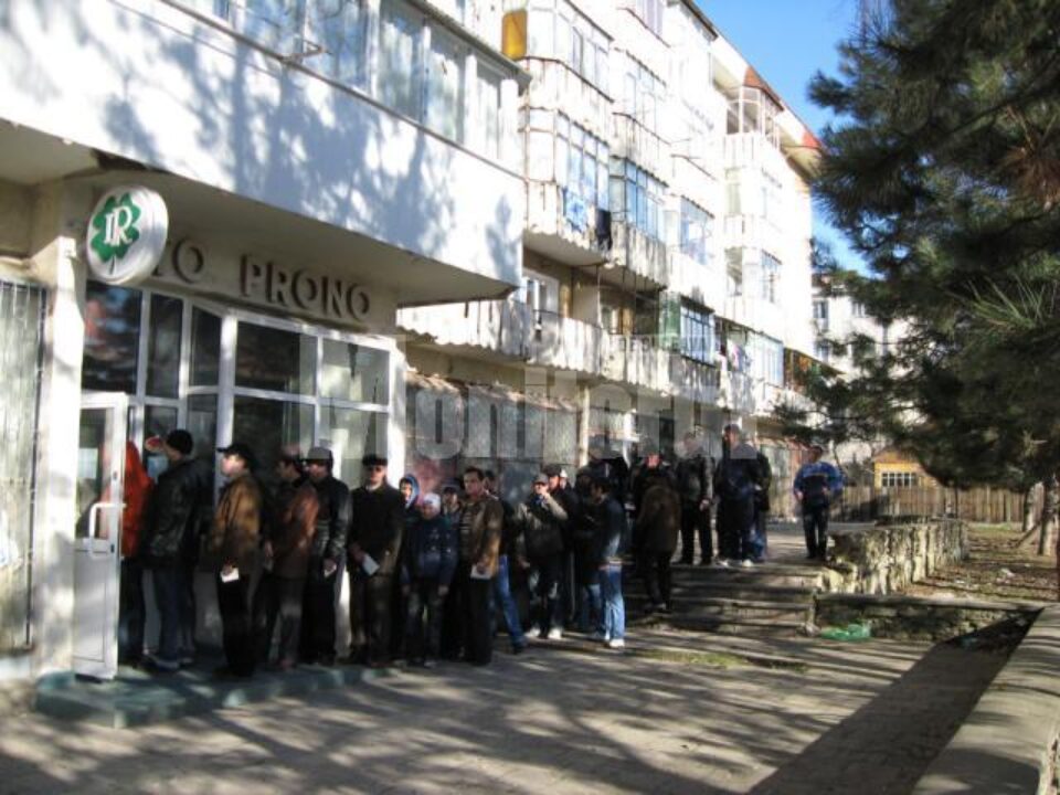 Atracția banului: Mii de suceveni și-au testat norocul cu milioanele de euro ale Loteriei