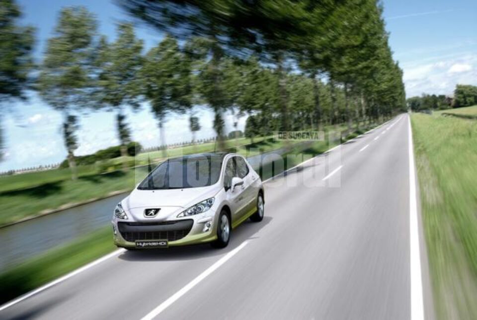 Peugeot 308 Hybrid, peste 2 ani