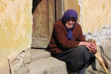 40% dintre români consideră că trăiau mai bine înainte de 1989
