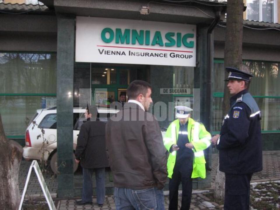 Protest: Sediul OMNIASIG, blocat de un șofer nemulțumit