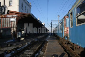 Traficul feroviar a fost ieri paralizat timp de trei ore