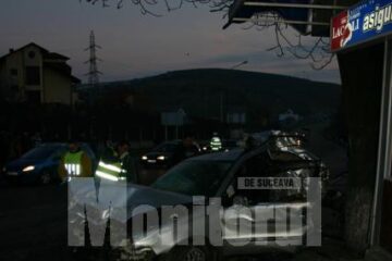 Autoturismul „Volvo” s-a izbit într-un copac, chiar în locul în care se adună autostopiștii