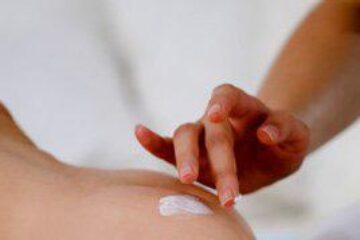 Loțiunile pentru bebeluși pot conține substanțe nocive