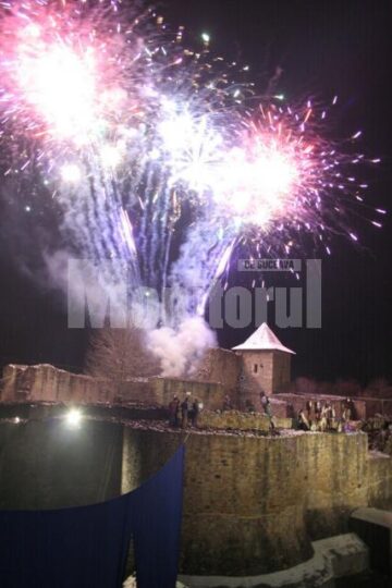 Spectacol nocturn: Asediul Cetății de Scaun