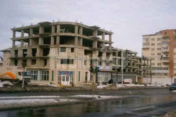 Licitație: Primăria Suceava a mai vândut un apartament în blocurile de vizavi de Metro Licitație: Primăria Suceava a mai vândut un apartament în blocurile de vizavi de Metro