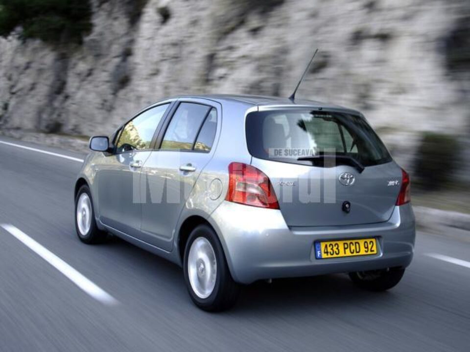 Toyota Yaris, ajustată ici și colo