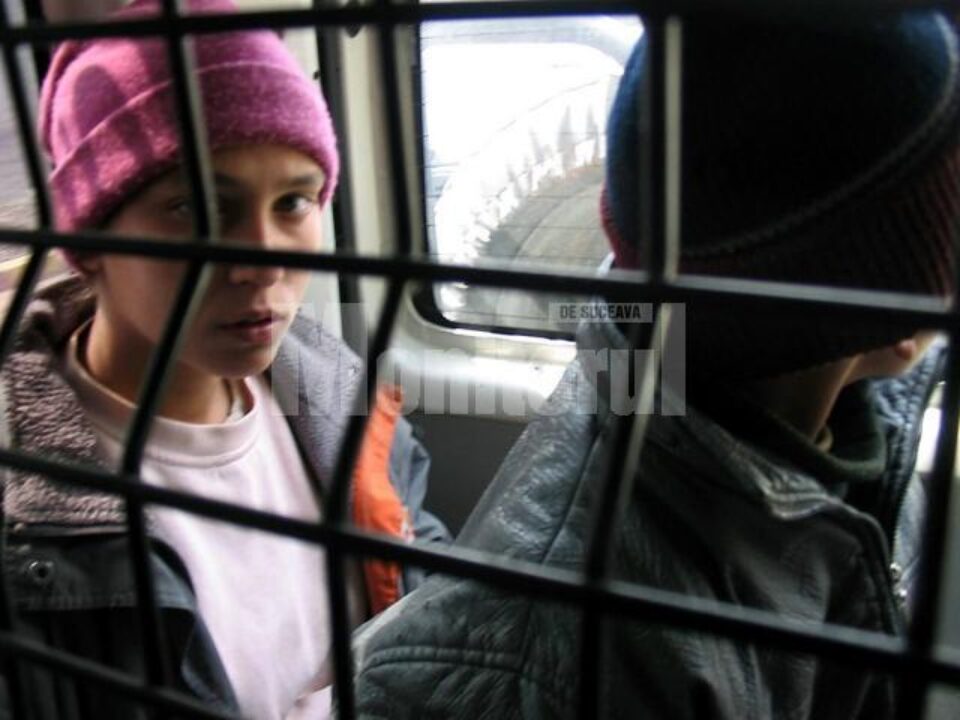 Monitorizare: Aproape 400 de copii sunt în situații de risc în familiile lor