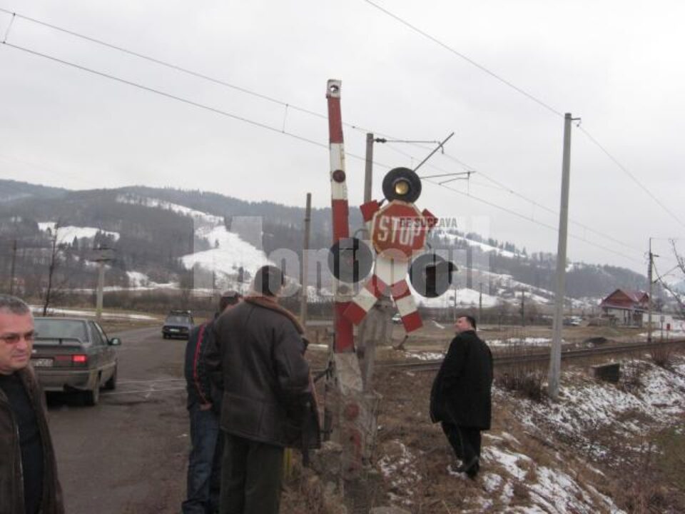 Nemulțumiri: Poliția Frasin, luată cu asalt de reprezentanții unei firme din Baia Mare