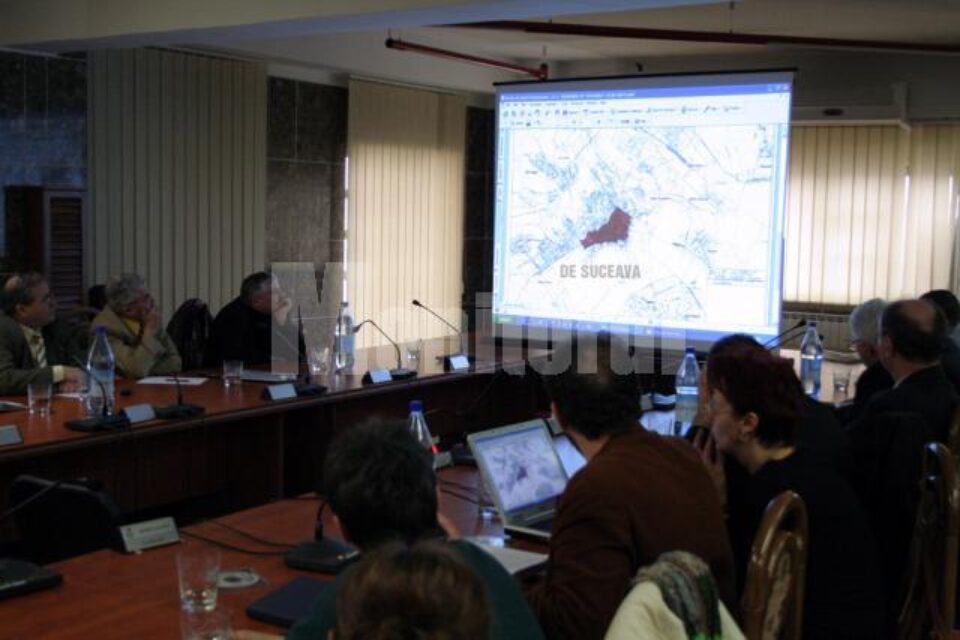 Reconfigurarea zonei centrale a Sucevei dezbatută public