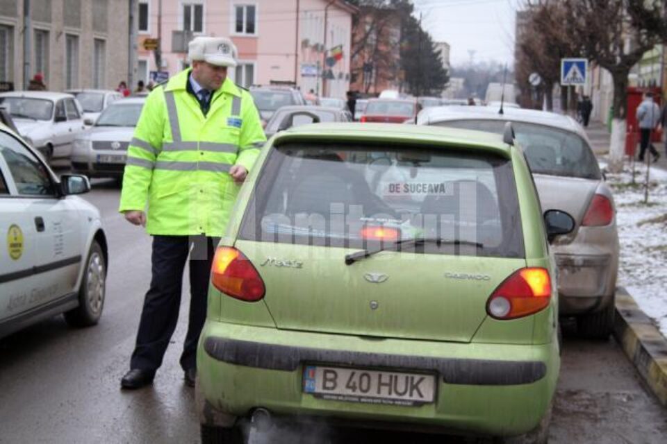 Ieri, în municipiul Suceava: Șoferii fără centuri, trași pe dreapta și amendați
