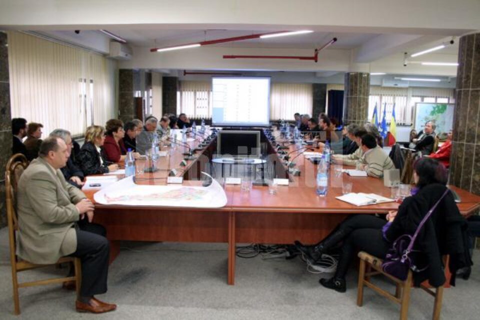 Discuții: Consilierii locali au venit nepregătiți la dezbaterea PUZ-ului zonei centrale