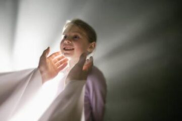Cronica religioasă: Ora de religie cultivă sufletul copilului