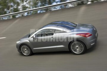 Peugeot 308 RC Z, cu ochii pe Audi TT