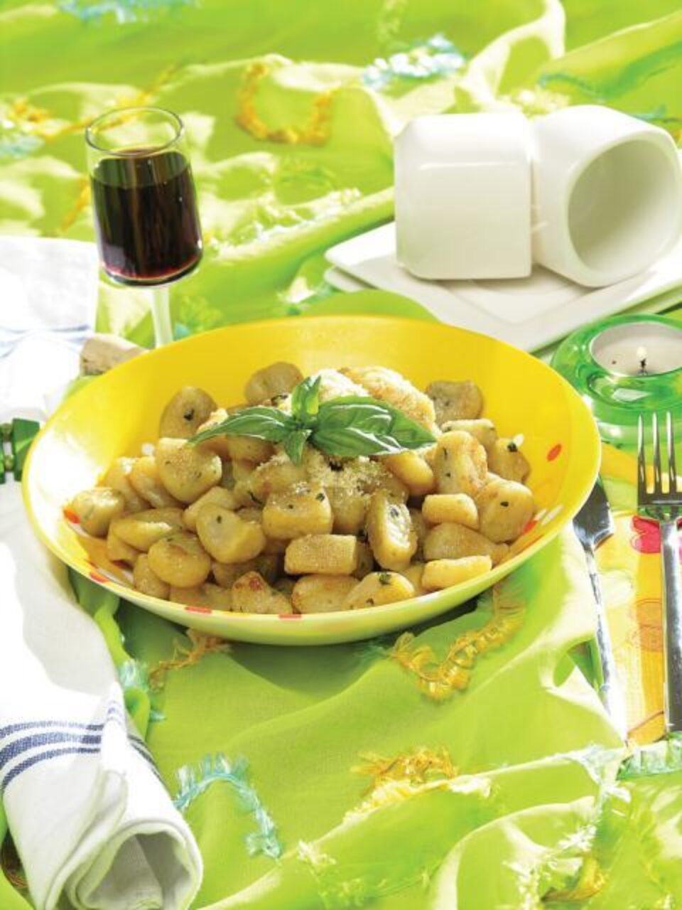 Gnocchi proaspeți cu cartofi și busuioc