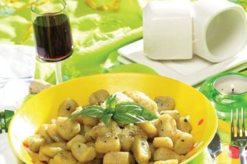 Gnocchi proaspeți cu cartofi și busuioc
