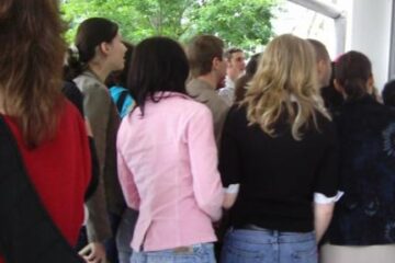 Elevii din mai multe județe vor intra în greva japoneză