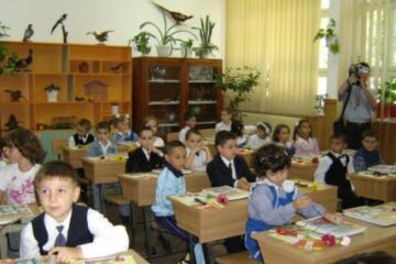 Bătălia pentru un loc în clasa întâi este în toi