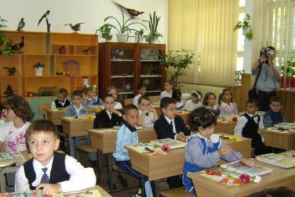 Bătălia pentru un loc în clasa întâi este în toi Bătălia pentru un loc în clasa întâi este în toi