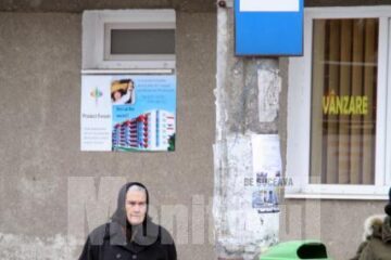Peste 25.000 de pensionari cu pensii până la 10 milioane lei vechi circulă gratuit pe autobuzele TPL