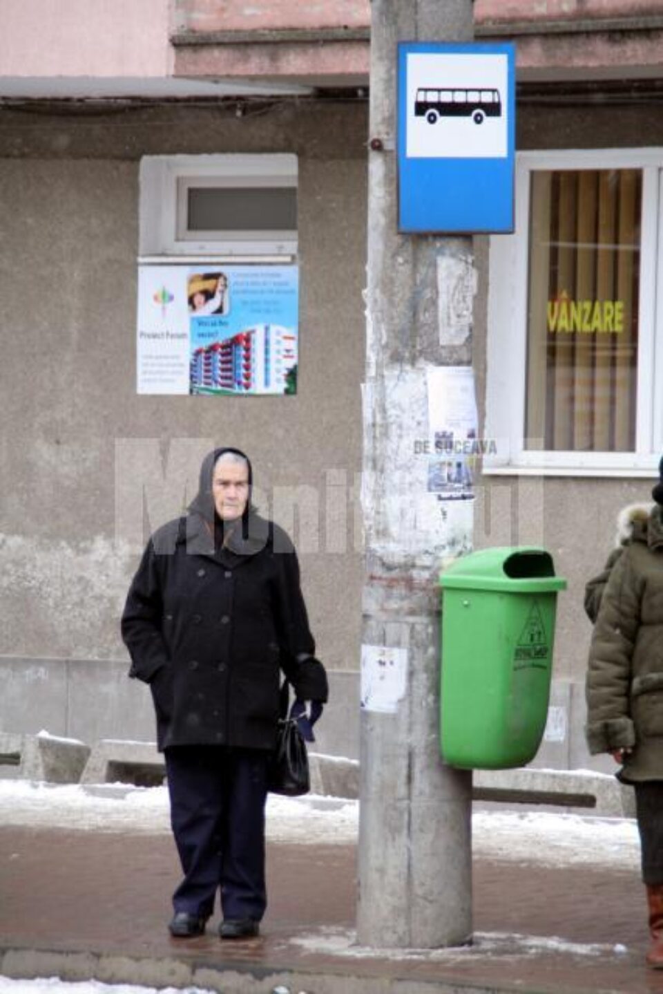 Peste 25.000 de pensionari cu pensii până la 10 milioane lei vechi circulă gratuit pe autobuzele TPL