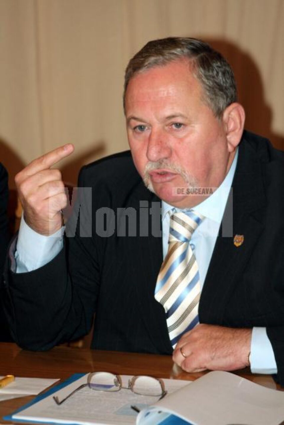 Tiberiu Prodan: „Am reușit să strângem câțiva bănuți, și am hotărât să cumpărăm ceara pentru statuie” Tiberiu Prodan: „Am reușit să strângem câțiva bănuți, și am hotărât să cumpărăm ceara pentru statuie”