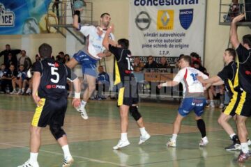 Handbal: Studenții s-au impus clar în fața Minaurului din Baia Mare
