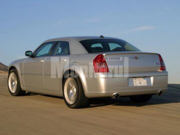 Premieră: Chrysler 300C SRT turează la maxim un diesel!
