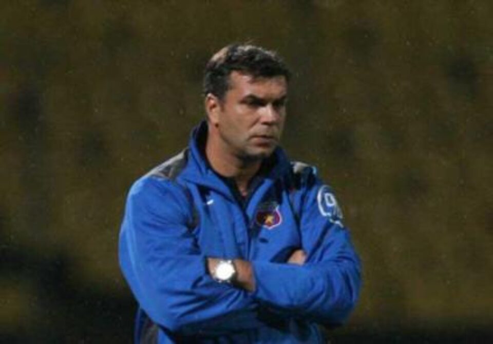 Antrenorul Cosmin Olăroiu, pe vremea cand era la Steaua