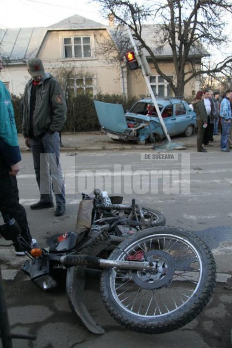 Trei tineri cu vârste cuprinse între 17 ș 19 ani au ajuns la spital Trei tineri cu vârste cuprinse între 17 ș 19 ani au ajuns la spital