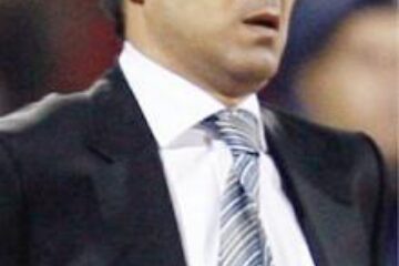 Pițurcă s-a certat cu un fan dinamovist sub ochii nepăsători ai forțelor de ordine