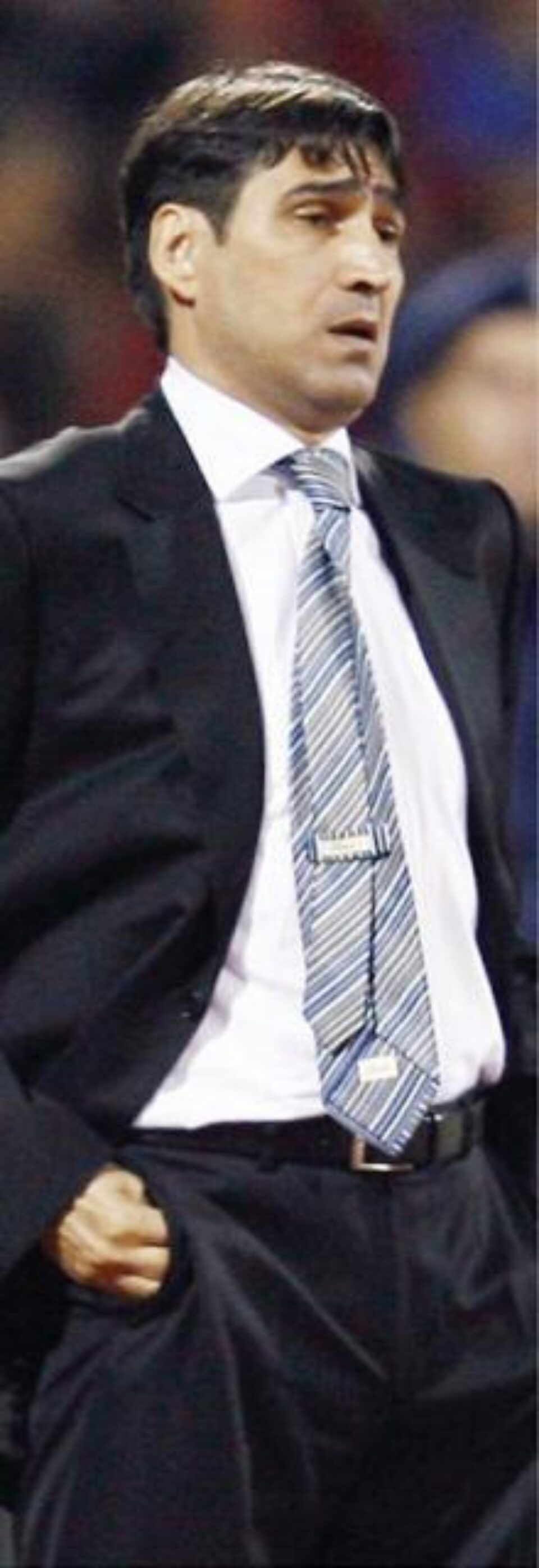 Pițurcă s-a certat cu un fan dinamovist sub ochii nepăsători ai forțelor de ordine