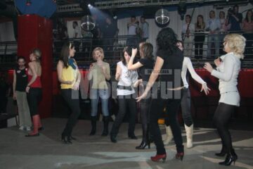 Ziua îndrăgostiților la români, duminică, 24 februarie, în discoteca Shock