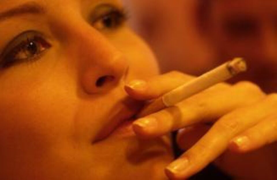 Vitamina E poate crește riscul de tuberculoză la persoanele fumătoare
