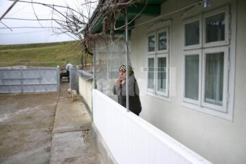 Mama lui Costel o acuză pe concubina acestuia că i-a făcut farmece